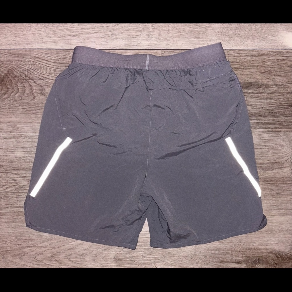 Nike Men's Gray Athletic Shorts - Picture 2 of 3